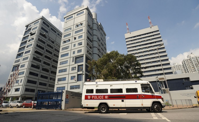 一輛P牌四驅車科學園失事翻側。資料圖片