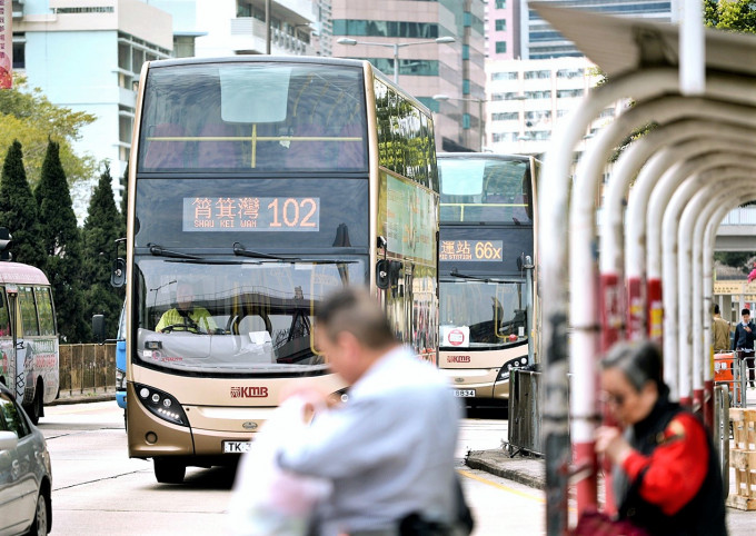九巴下周一起有274條巴士綫臨時減班。資料圖片