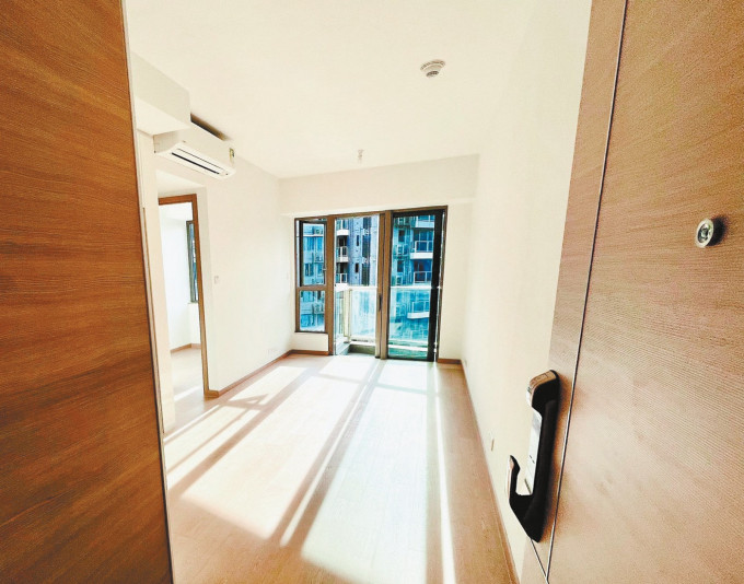 这是大埔白石角嘉熙10座高层G室，实用面积465方尺，现叫租18000元。