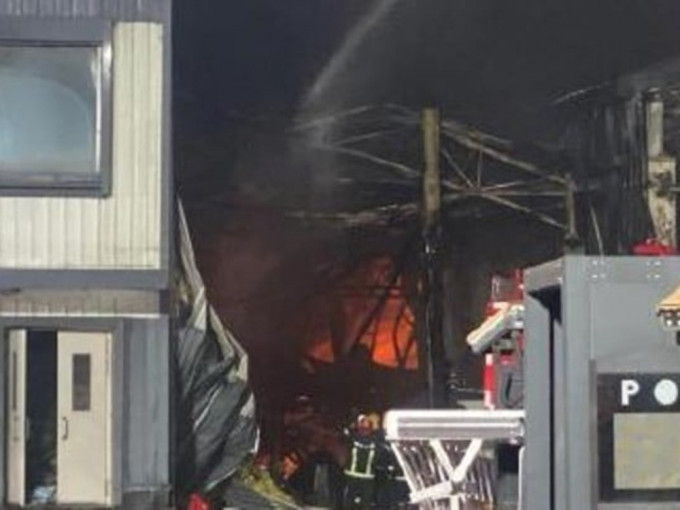江西醫療儀器廠倉庫大火。微博圖片