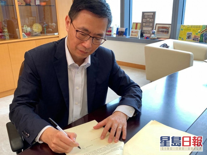 教育局局長楊潤雄去信中小學幼稚園呼籲校長老師積極參與全民檢測。 楊潤雄FB圖片