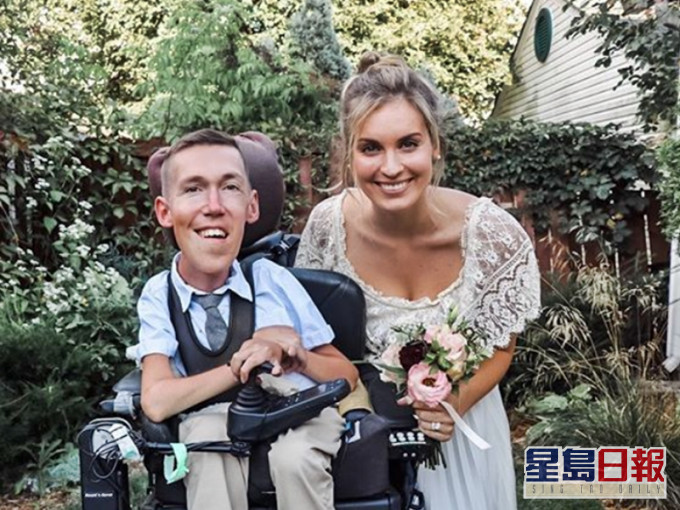 Hannah Aylward在Instagram上分享結婚照。網圖