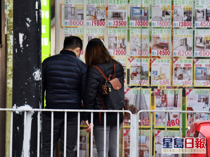 女网民对男友的心水单位颇有意见,但她就因首期和供楼费用全由男友独力负责,而自觉自己没有话事权。资料图片