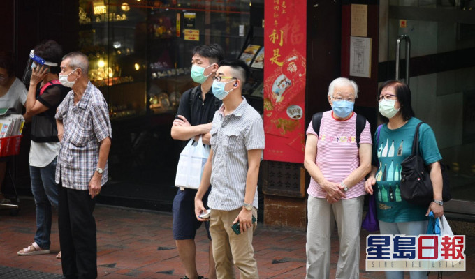 張竹君指要病患佩戴口罩才能有效防止感染。