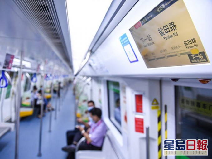 深圳地鐵公司一名26歲的員工韋慶鑫,日前答應向一名4歲兒童捐獻造血幹細胞。新華社圖片