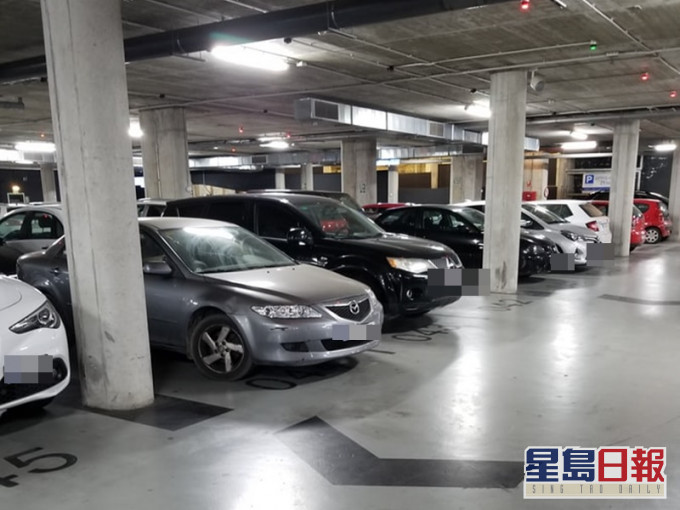 不少商场推出消费泊车优惠。unplash图片