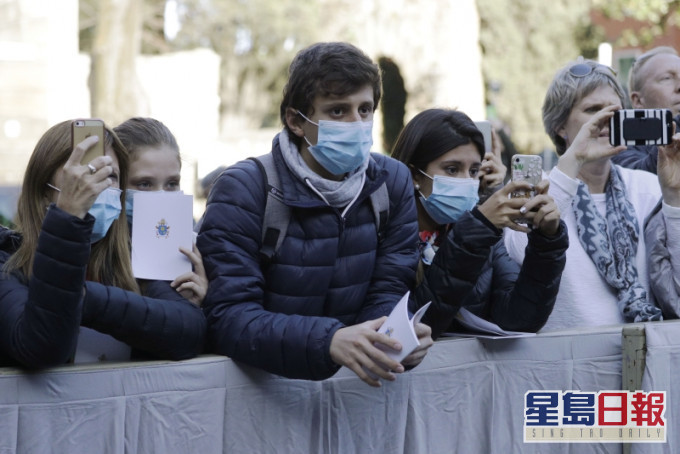 意大利多個教區都因應新型冠狀病毒疫情,取消慶祝四旬期首天的聖灰日儀式。AP