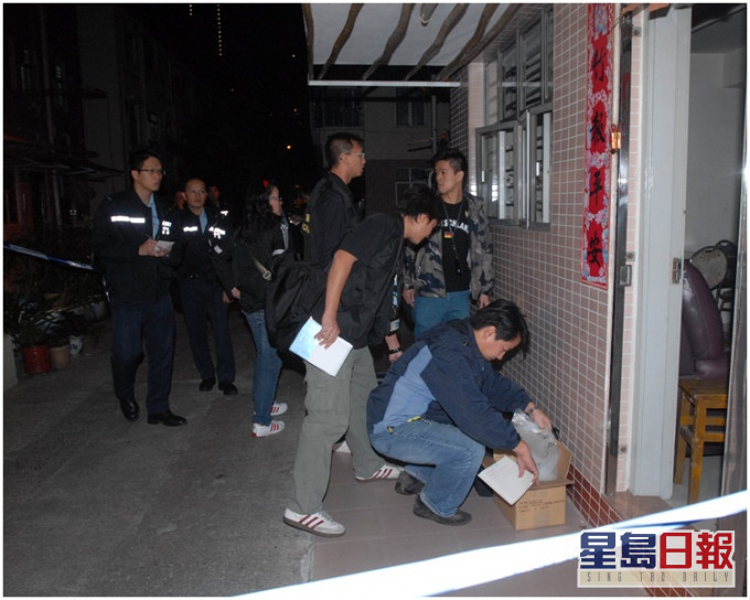 警方當年到場調查。資料圖片