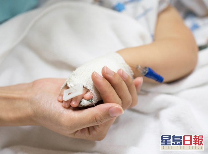 女童双腿出疹,发烧肚痛,病徵似感冒,却在送院后6小时身亡,医生证「绿脓杆菌」感染。