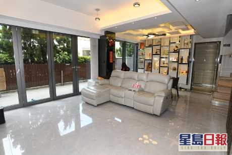 這是溋玥‧天賦海灣地下複式連花園放盤,實用面積1408方呎。