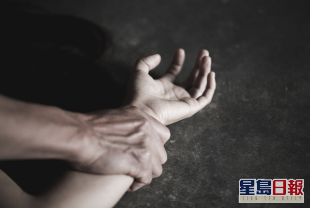 少女慘遭媽媽的男友性侵。網圖/示意圖