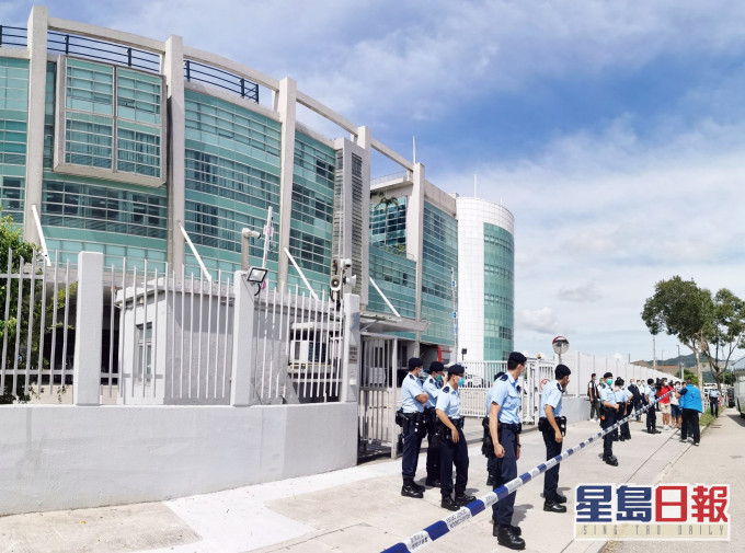 去年警方到壹传媒大楼进行搜查。 资料图片