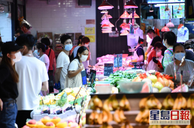 食環街市檔販及持牌小販獲資助5000元設電子收費。 資料圖片