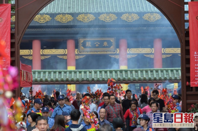 犯太歲者可往大廟拜太歲。資料圖片