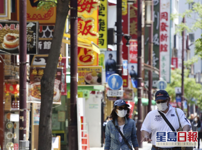 日本早前決定把「緊急事態宣言」延長到本月底。AP