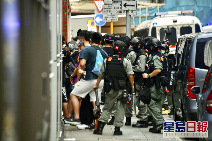 7月1日港島區有多人遊行示威，警方拘捕多人。 資料圖片