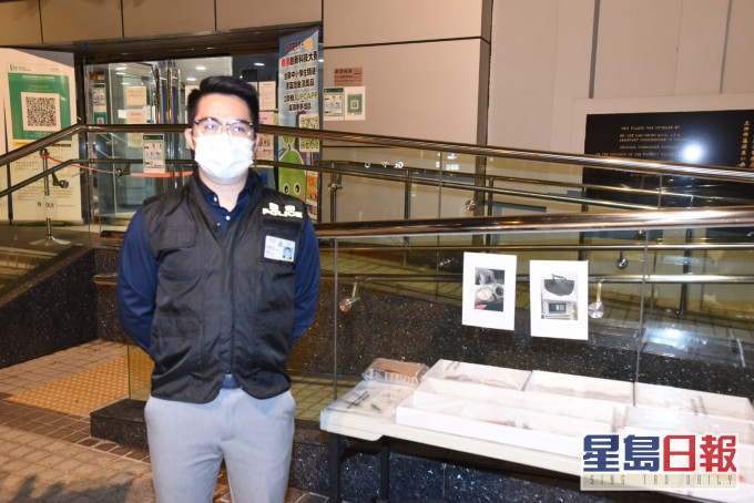 警方展示檢獲的爆竊工具。