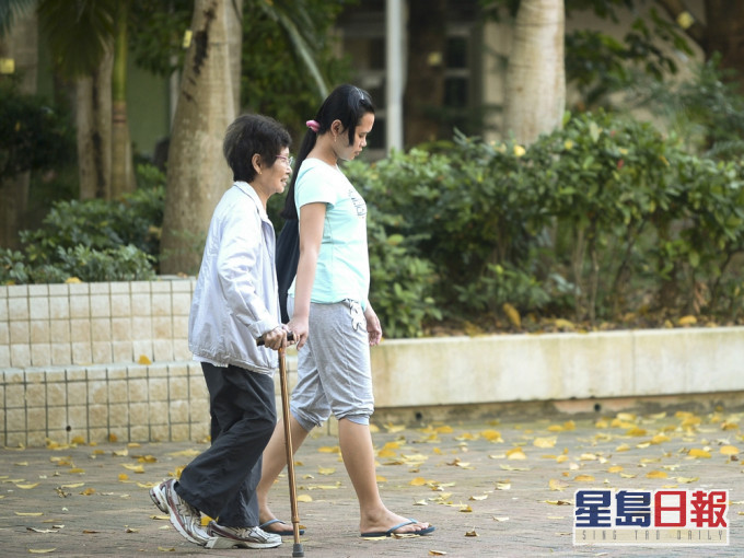 同住十几年工人姐姐辞职回乡结婚,网民感不舍。资料图片