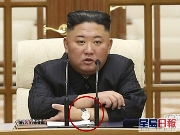 韓國傳媒指金正恩的瑞士IWC萬國手表表帶明顯扣得更緊。AP圖片