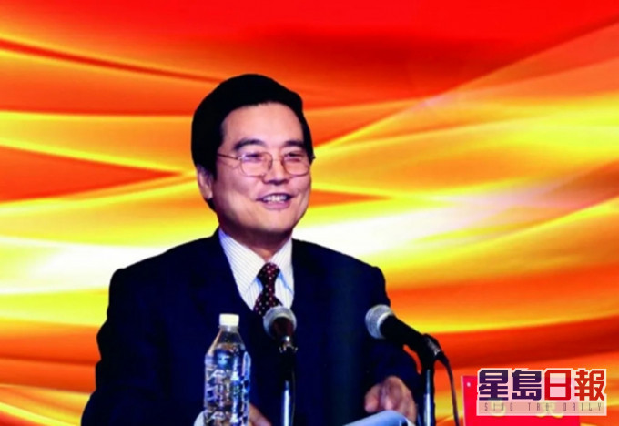 弓克自創《明學》,頭銜數不清。網圖