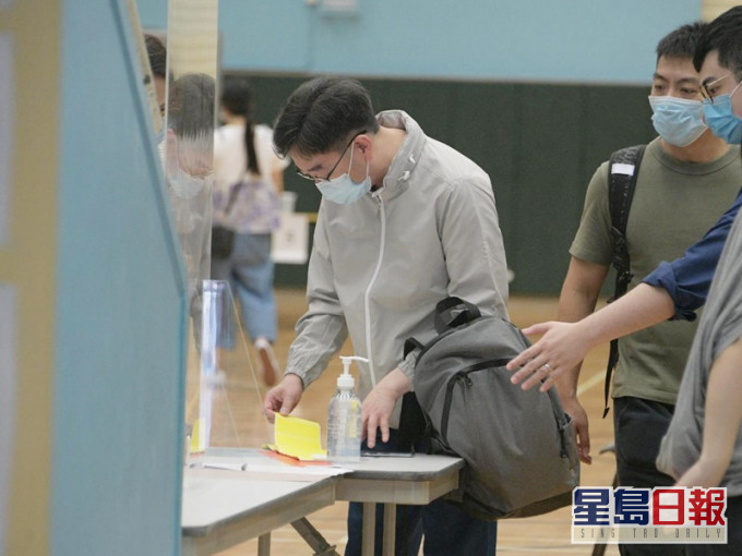 高永文排頭位。