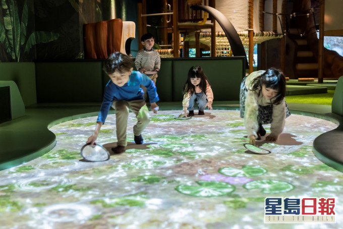 場內互動遊戲結合最新數碼科技,能即時回應小朋友動態和與他們互動。政府新聞處圖片