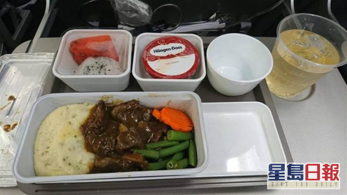 國泰推飛機餐。網圖
