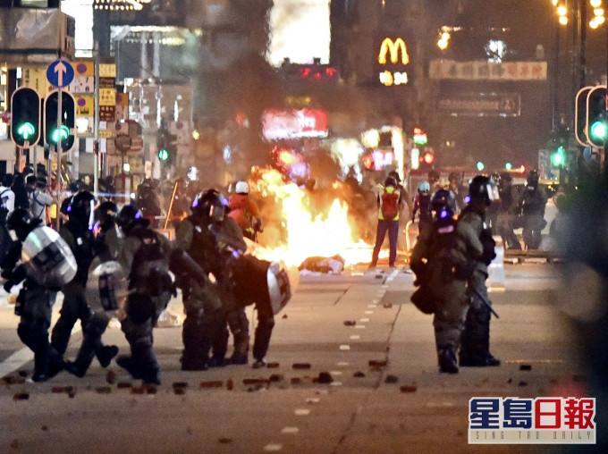 胡錫進說,看看華盛頓在香港衝突中的表現,台灣當局應知道一旦把台海局勢逼向軍事攤牌,結果會是什麼。資料圖片
