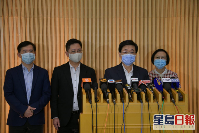 政務司長李家超率團隊到深圳出席疫情防控工作第2次對接會議，至傍晚返回香港。
