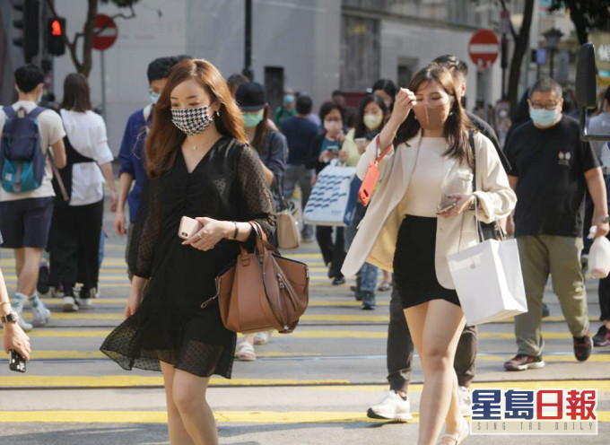 本港住戶去年月入中位數2.7萬元。