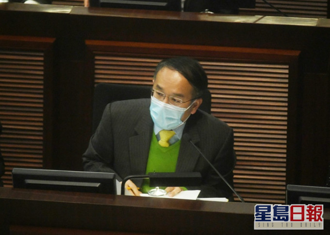 許正宇指政府購入口罩中,有逾8千萬個出現品質等問題。資料圖片