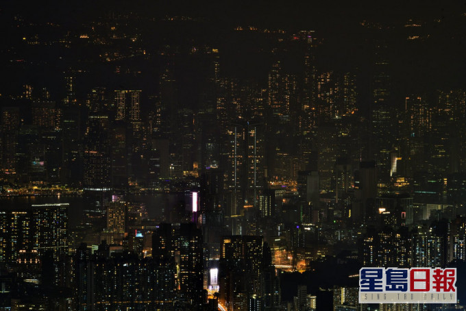 多座建築物響應「地球一小時」活動。