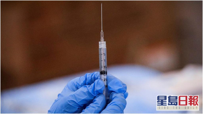 美國疾控中心呼籲成年人及其他兒童接種疫苗。REUTERS
