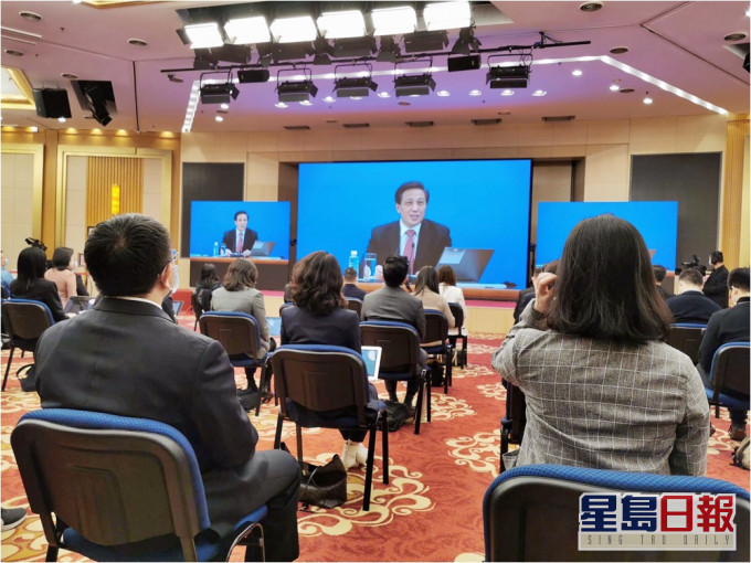 張業遂表示,香港特別行政區選舉制度需要與時俱進,並作出完善。張言天攝