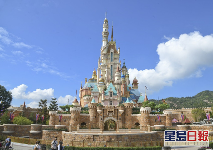 患者曾訪迪士尼行政大樓及翠樂庭餐廳。資料圖片
