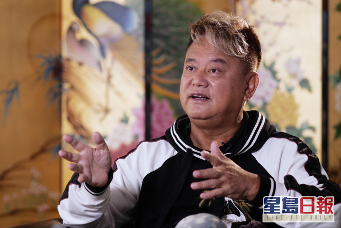 陳百祥接受新華社專訪時指,自己人生黑白分明。新華社
