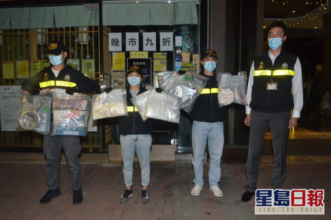 海關展示搜獲的毒品。