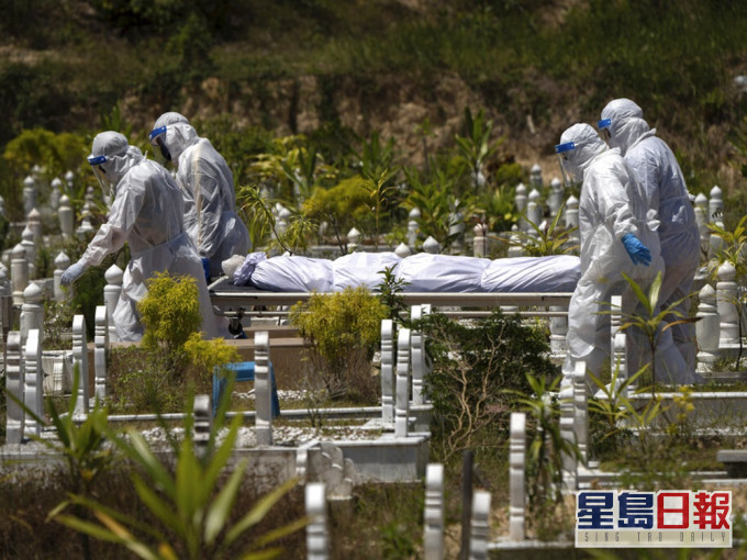 馬來西亞新冠確診及死亡數字居高不下。AP資料圖片