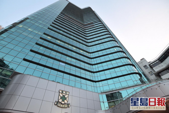 「回港易」人士怀疑探望养和医院确诊亲友时受感染。