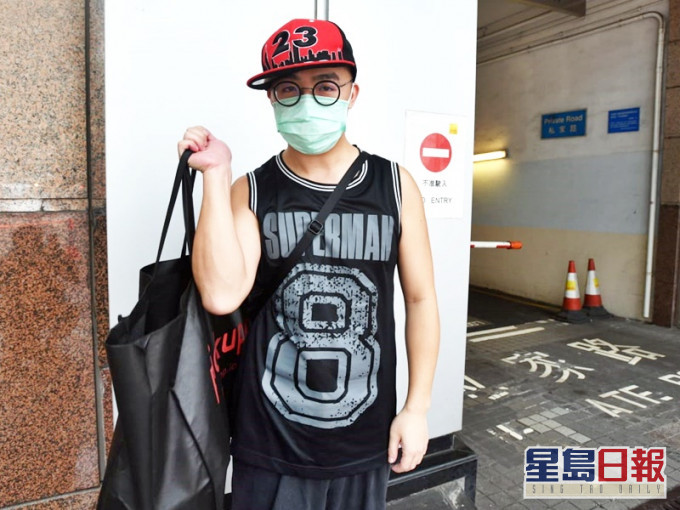林先生的六旬母親和30多歲胞姊被捕。