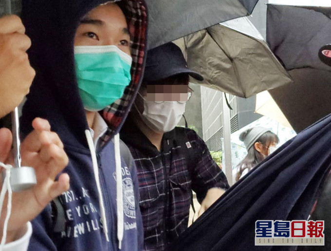 中槍少年曾志健(綠色口罩)。 蕭文軒攝