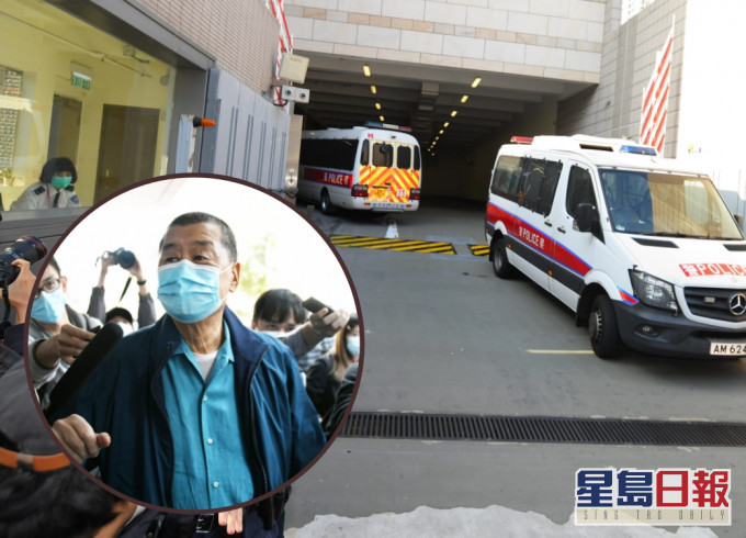 黎智英(小图)今早由警车押解到西九龙法院应讯。