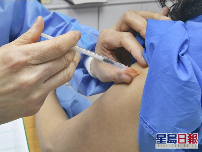 患者曾於離世前10日(即4月16日)在九龍醫院接種第二劑科興新冠疫苗。資料圖片