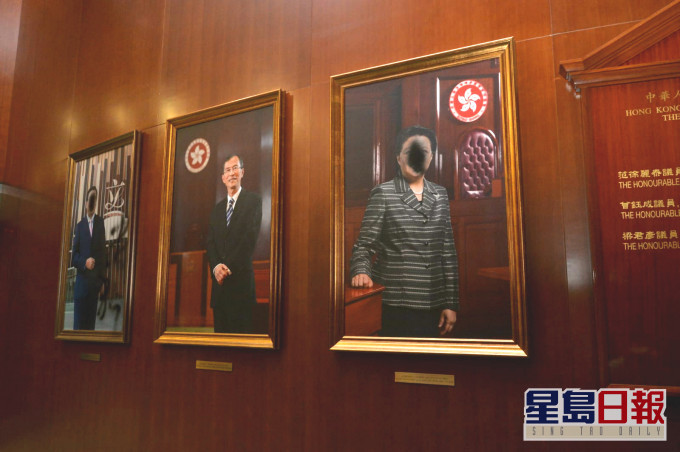 示威者破壞梁君彥及范徐麗泰畫像