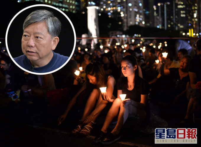 李卓人批評警方藉防疫打壓,指支聯會下午如常派發蠟燭進入維園。 資料圖片