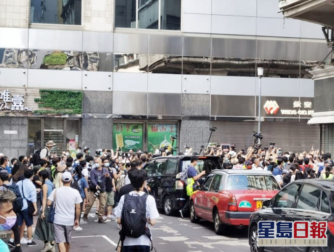 因應油沙旺的最新交通情況,九巴途經區內的巴士路線班次或會受到影響。「香港警察」fb圖片