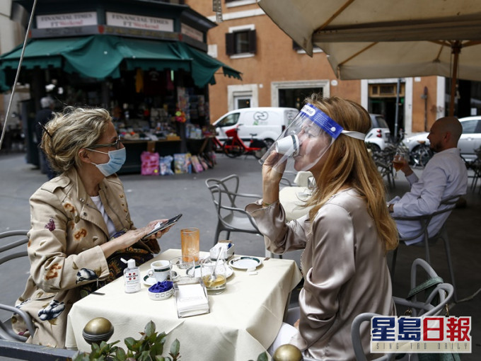 意大利餐厅和咖啡店有7成已恢复营业。AP