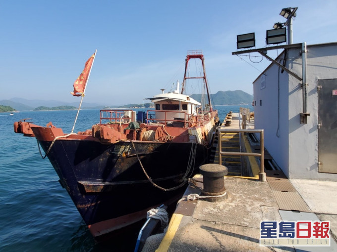 其中一艘涉案漁船。