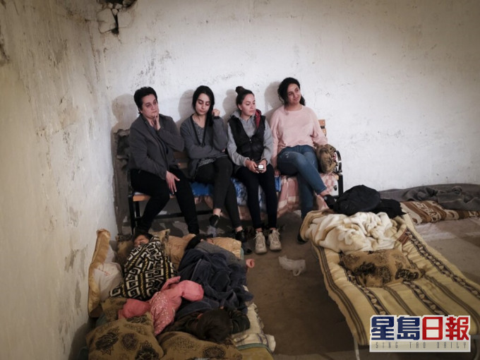 阿塞拜疆當局公布他們一方有9名平民死亡,32人受傷。AP圖片