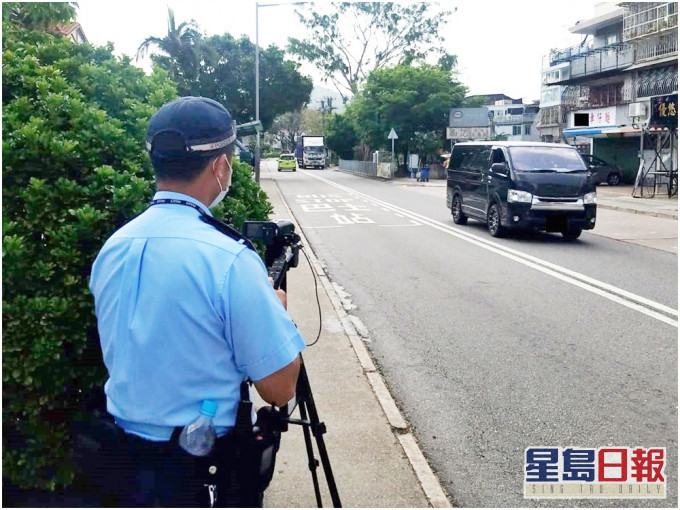 為增強執法效能及靈活性,人員利用流動攝錄技術協助執法。
